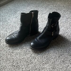 Zigi Soho Black Leather Ankle Boots